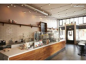 Local commercial 324 m²