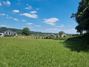 Terrain constructible plat à vendre à Orin
