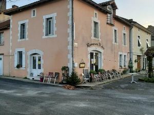 Restaurant plus habitation