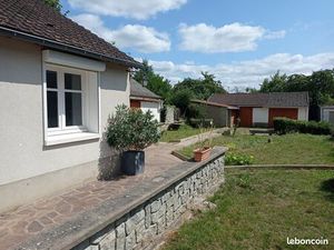 Maison de ville T4 avec garages et dépendances