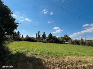 Terrain constructible 1765 M2 Chessy les prés lieudit Loge Borgne