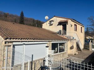 Maison avec 2 logements indépendants – Piscine – Garage