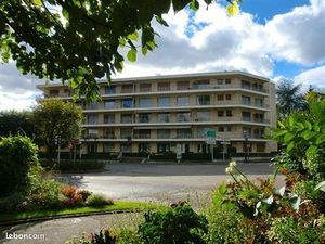 Local professionnel au rez-de-chaussée d'une résidence de standing