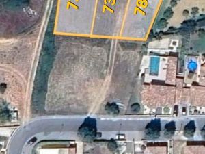 Terrain très proche village