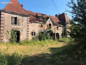 Immeuble 400 m² SAINT LOUP DE VARENNES