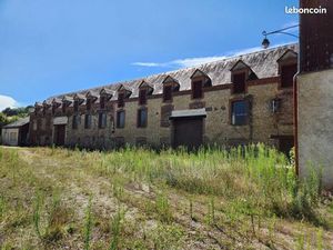 Commerce divers industrie 1 500 m²