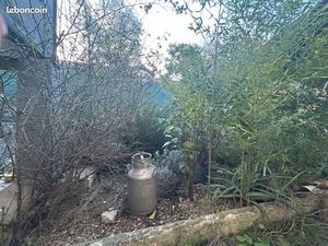 Maison  plus deux studios