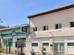 Mur commerciaux occupé