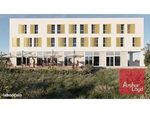 Local commercial 654 m²