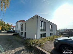Bureaux 325 m²