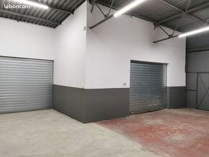 Cellule de stockage garage entrepôt dépôt