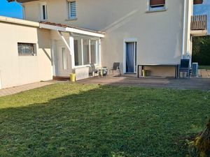 Maison avec locaux professionnel