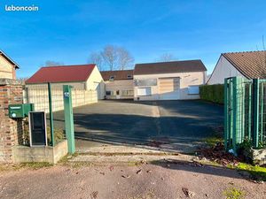 LOCAL PROFESSIONNEL 600 m2