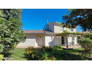 Maison 5 chambres avec terrain arboré