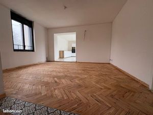 Maison entièrement rénovée avec piscine