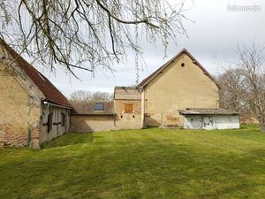 Fermette avec grange  possibiilité de projets divers  Toury-Lurcy