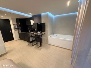 T1 standing avec balcon et garage