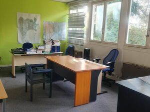 La Gaude face IBM  bureau local 85m2