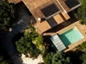 Belle maison plein pied de 180 m² avec piscine  cheminée et potentiel important d’extensio