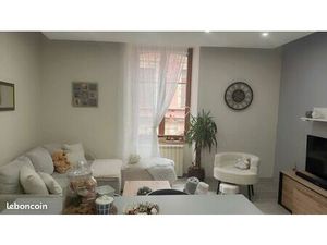 Appartement 2 pièces centre ville Delle avec terrasse