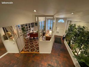 Agréable Maison ancienne de charme avec cour et garage à proximité