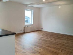 Au-dessus du magasin Le petit Napo  un bon appart...