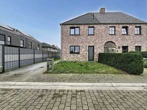 Instapklare gezinswoning met 3 slaapkamers en tuin in Mal...