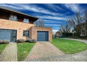 Superbe construction avec garage dans un clos résidentiel