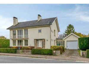 Villa aan de stadsrand Zottegem met een charmante tuin!