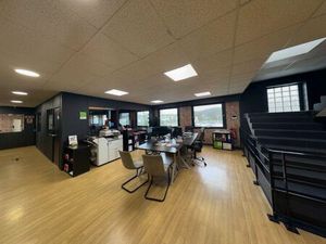 Boutique 592 m² COMPIÈGNE