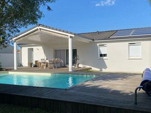 Maison de plein pied avec piscine