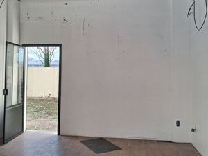 Ensemble immobilier Local et cour 280m2