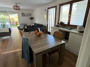 T3 refait – Terrasse – Résidence avec piscine & tennis – Bord du lac – Vendu occupé