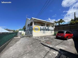 Local 179 m² Petite-Île