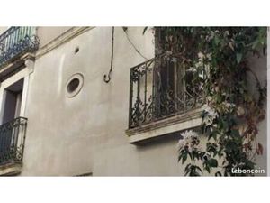 T2 traversant à 2 pas de la Comédie