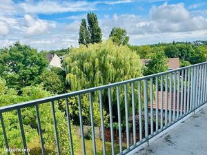 Appartement 4 pièces traversant Box et Cave