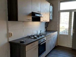 Appt 1 ch avec vue sur l'Atomium 900 + 100 EUR charges