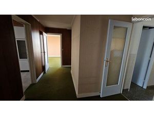 Appartement 4 pièces au 3ème et dernier étage avec grande terrasse