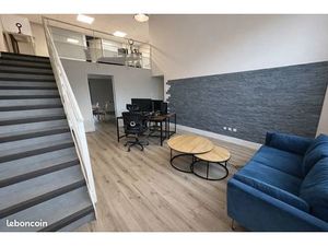 Local professionnel 100 m² – Venelles – Visibilité & parking inclus