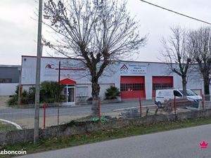 Local d'activité 370 m²