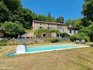 Maison avec piscine et terrain proche Sarlat