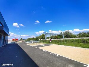 Local d'activité 1 032 m²