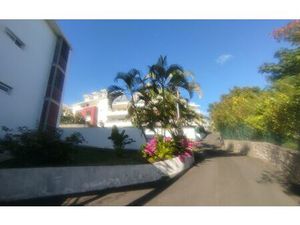 Location appartement  m² T-1 à Saint-Denis  580 €