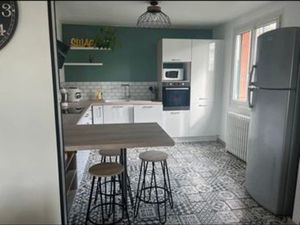 Maison individuelle moderne avec véranda