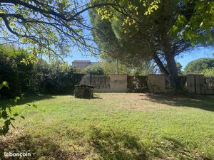 Beau terrain arboré environnement exceptionnel