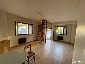 Local Commercial  avec petit studio