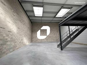 Local d'activité 228 m²