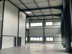 Local d'activité 298 m²