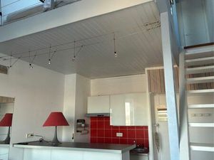 Studio meublé avec mezzanine vue port