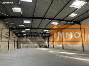 Local industriel 1 410 m²